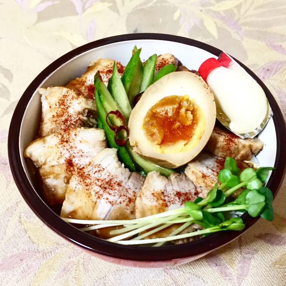 Snapdishの料理写真:#彩弁 チャーシュー丼弁当💕|Aya_ymtさん