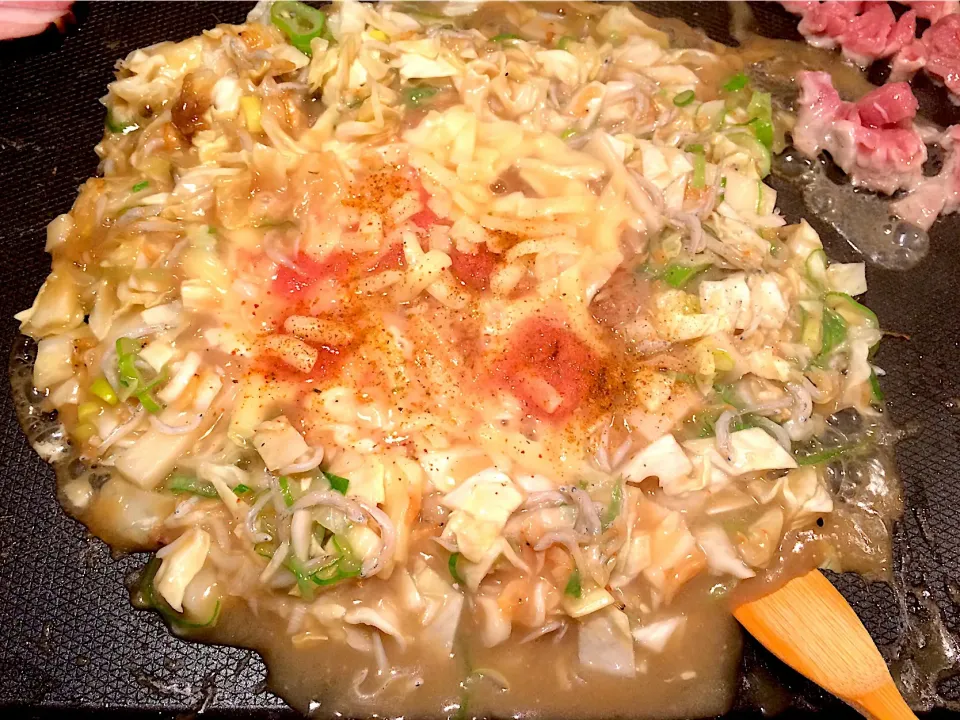 Snapdishの料理写真:チーズ タラコ 餅 もんじゃ
もんじゃ焼きって美味そうには見えないね🙄
 #もんじゃ焼き  #チーズ #たらこ #餅  #しらす|doc3387さん