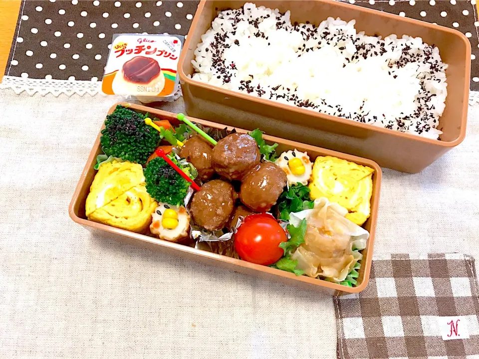 ミートボール😋
卵焼き🍳💛
焼売✨
ピヨちゃんちくわきゅうり🥒🐥
🌳🍅🍚🍮|あやこさん