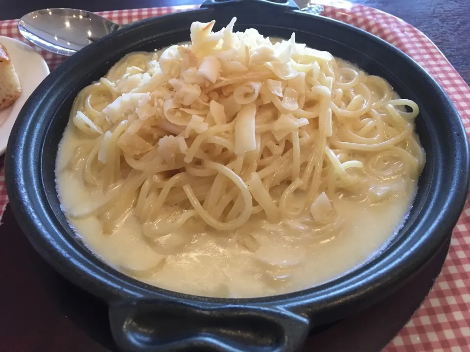 北海道十勝の花畑牧場でのチーズ3種載せパスタは美味し|フージさん