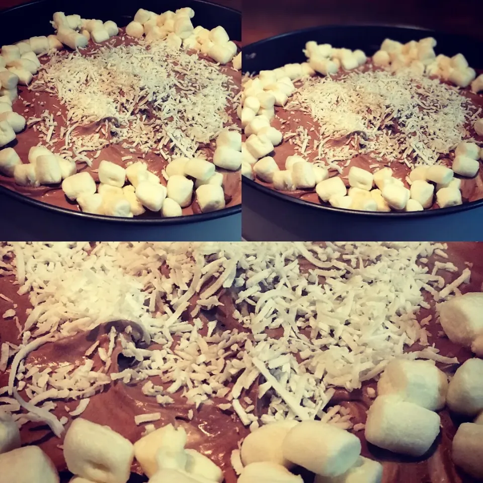 If you like Cheesecake say yer! #homecooking  Chocolate Vanilla Cheesecake with Coconut & Marshmallow  waiting for it to set  #starbuckscoffeefuchu not for anyb|Emanuel Hayashiさん