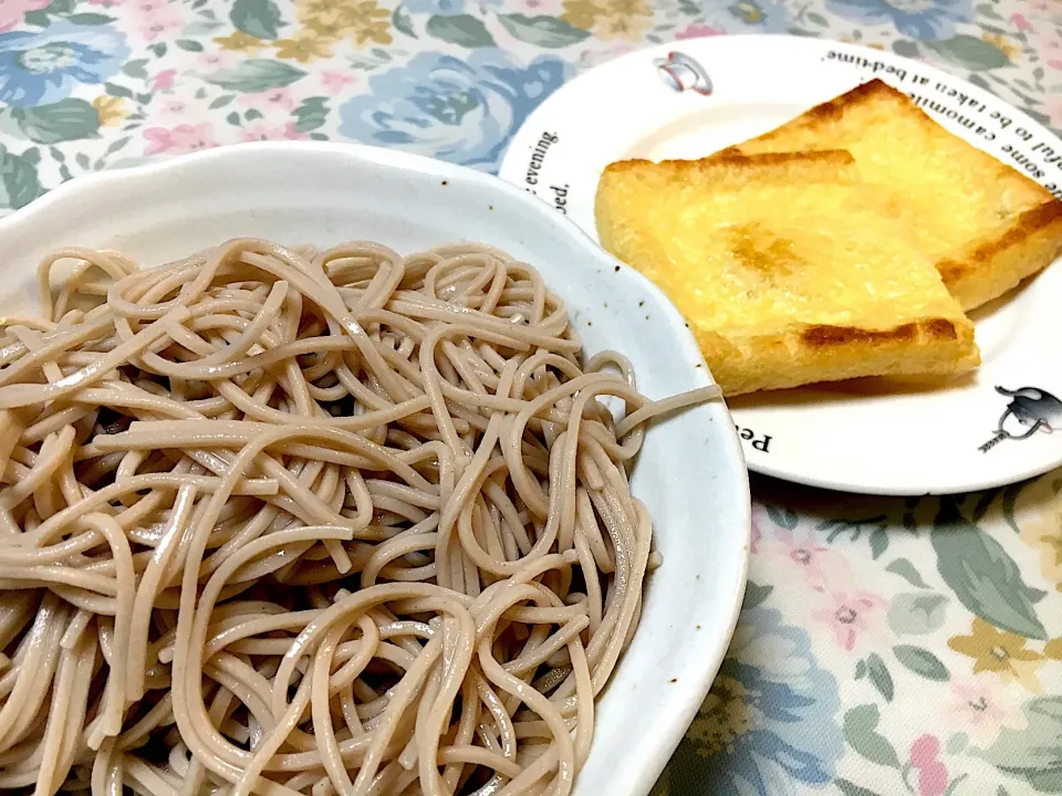 二日酔いの日の晩メシはそばに限る|ゆうじ.さん