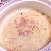 ごま豆乳鍋の〆はカルボナーラにしました😋🍴|いっくんさん