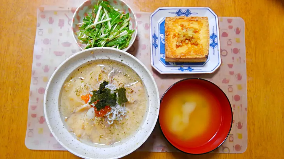 Snapdishの料理写真:９月３０日　萬坊のお茶漬けシリーズ　水菜のサラダ　厚揚げ豆腐　お味噌汁|いもこ。さん