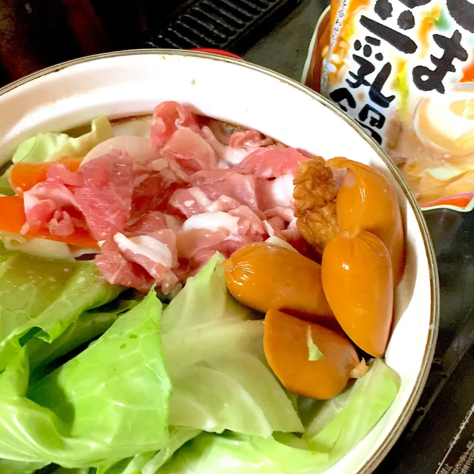 ミツカンさんありがとうございます😊
さっそく有り合わせでお鍋しましたよ〜
胡麻豆乳鍋|ミカさん