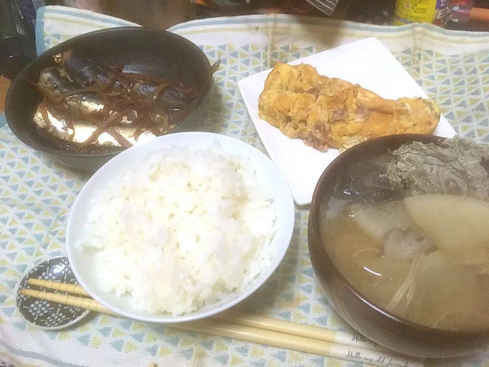 朝ごはん★鰯のしぐれ煮、梅おかか卵、みそ汁、ごはん|ハルさん