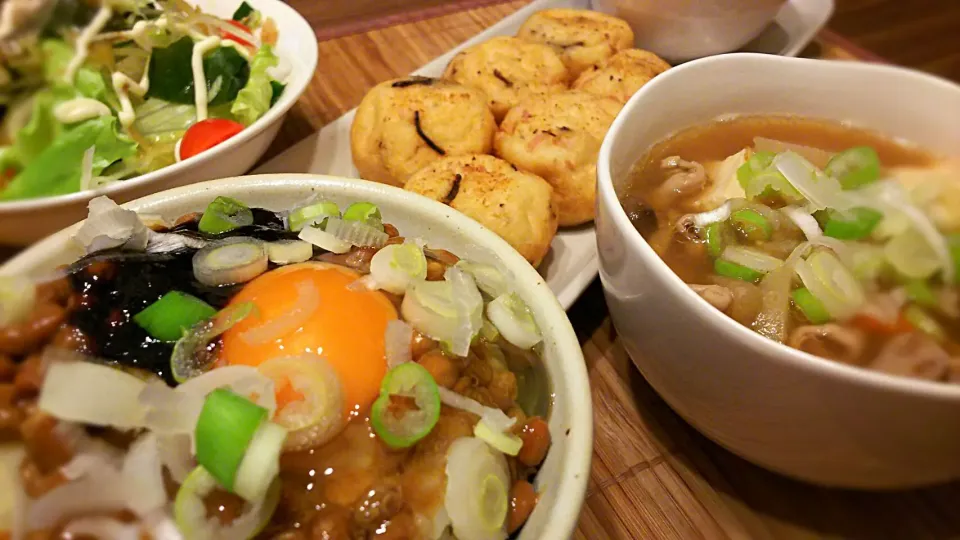 ごはんですよ！納豆卵かけごはん～、
はんぺん豆腐揚げ～、
その他の晩ごはん✨|kaz(*･ω･)さん