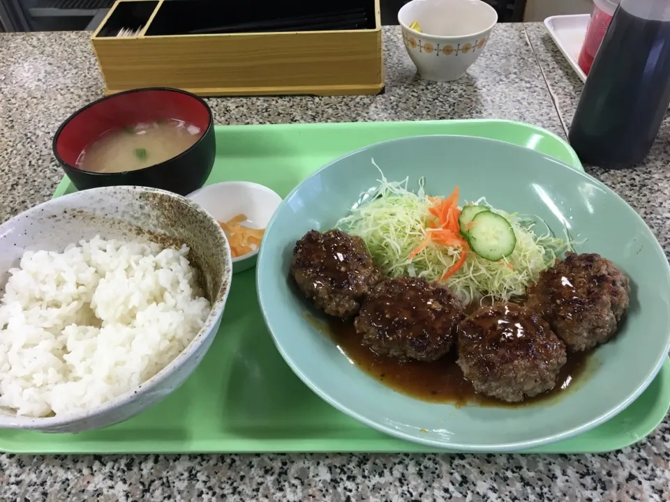 肉増しハンバーグ定食|PegaOさん