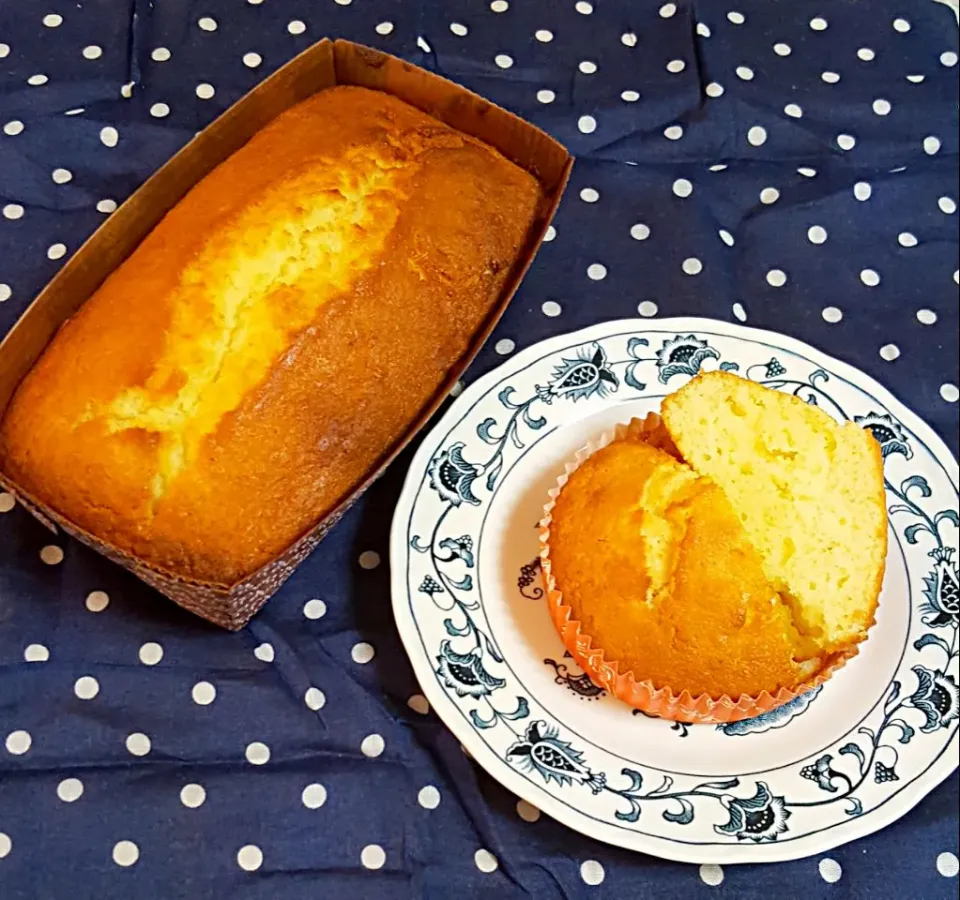 マダム とんちんさんのしっとりパウンドケーキ3種♪
栗🌰・チョコレート・抹茶のレシピでプレーンパウンドケーキを焼きました💕|ナナさん