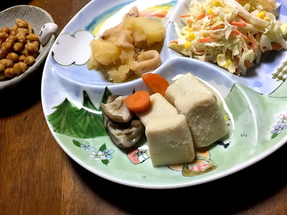 Snapdishの料理写真:☆夜ご飯☆
高野のたきもの
じゃがいもとイカのたきもの
コールスロー
大豆の甘辛揚げ|♪nanamin♪さん