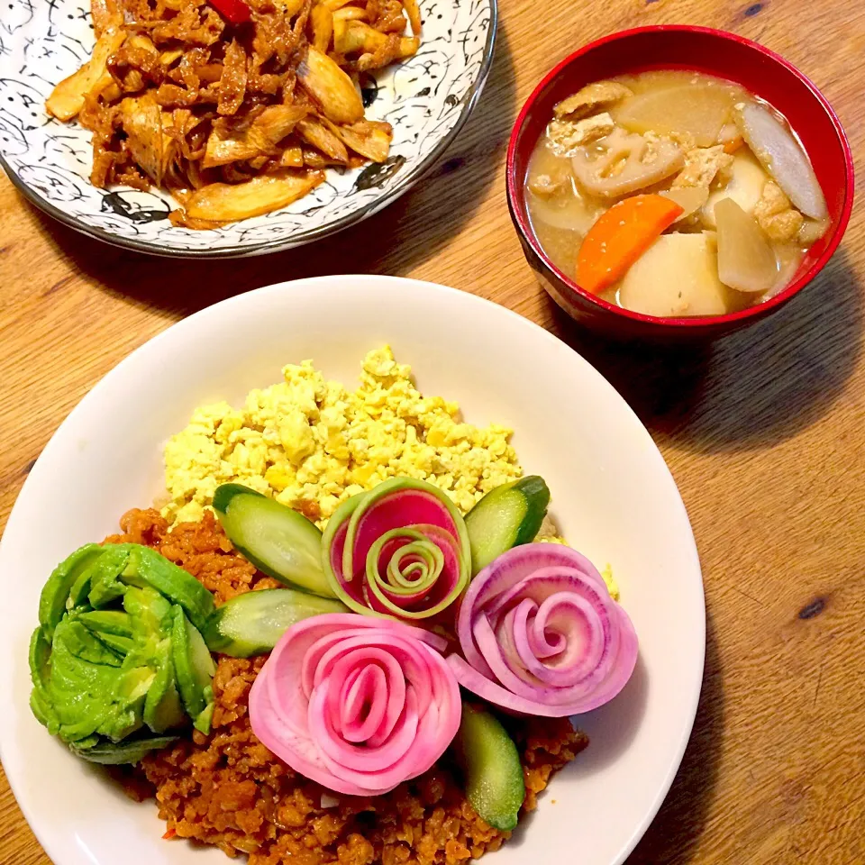 vegan グルテンフリー シュガーフリー
ベジ味噌と炒り豆腐と糠漬けの丼|makiko_aさん