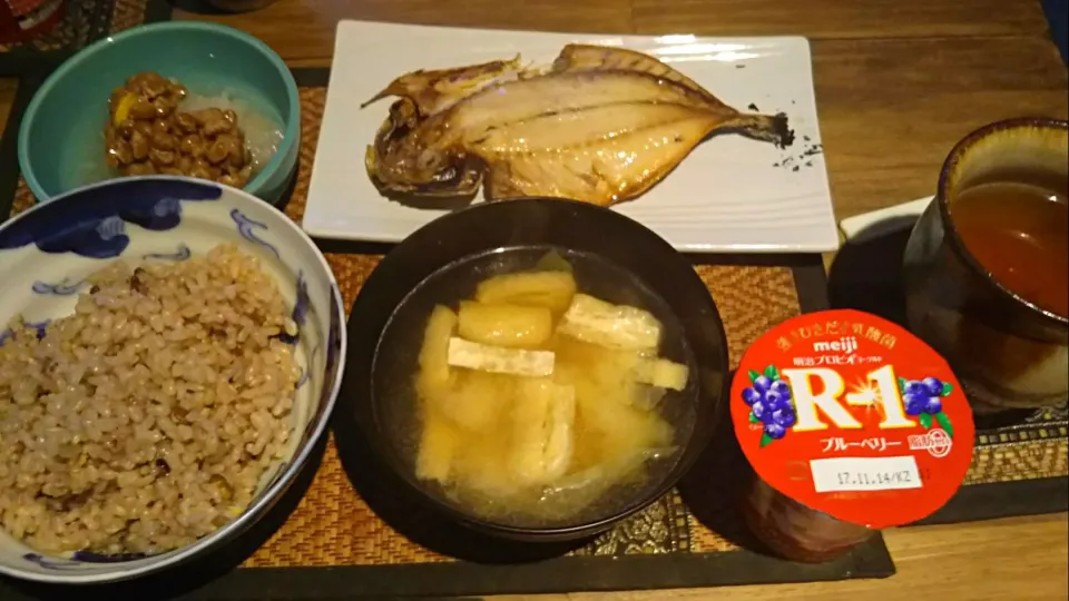 おろし納豆＆アジの開き＆キャベツの味噌汁|まぐろさん