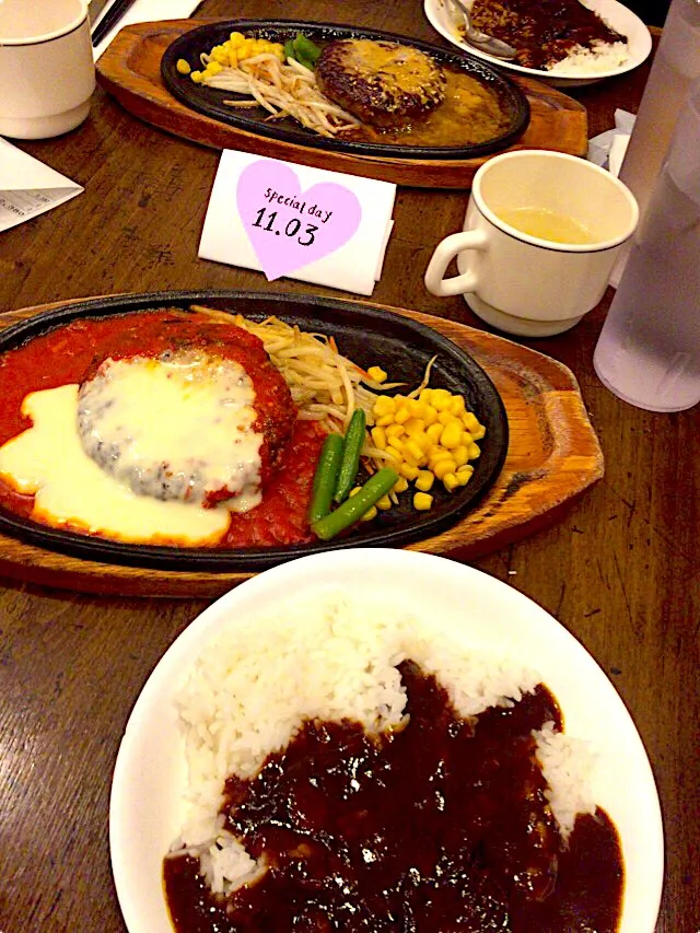 Snapdishの料理写真:☆★お出かけランチ★☆ふらんす亭のトマトチーズフォンデュ🍅ハンバーグ&食べ放題の牛すじカレー♪|さとみさん