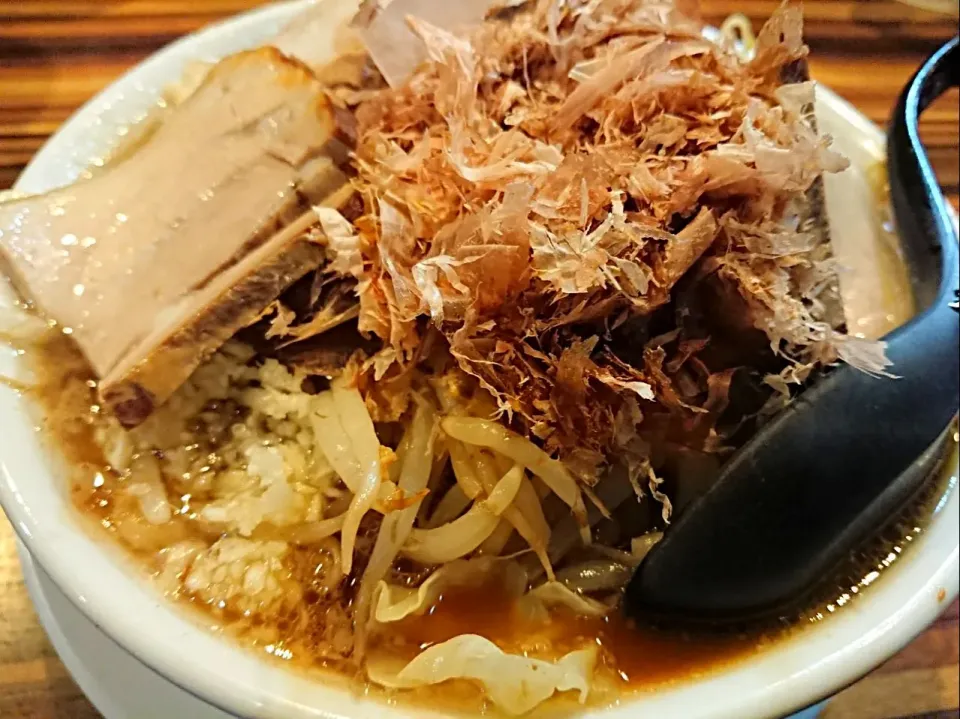 豚ラーメン　ヤサイニンニクカツオカラメ|tecklさん