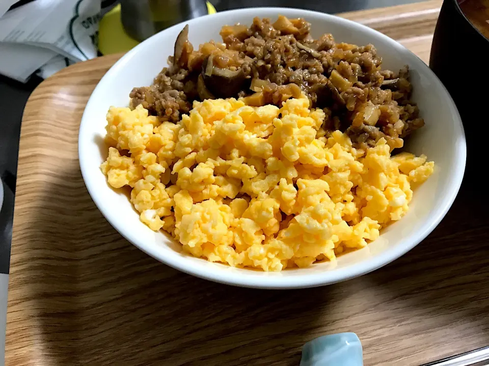 肉味噌と炒り卵の丼|riverさん