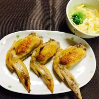 Snapdishの料理写真:手羽元のじゃがカレー包み焼き🐓|ハニ🐝さん