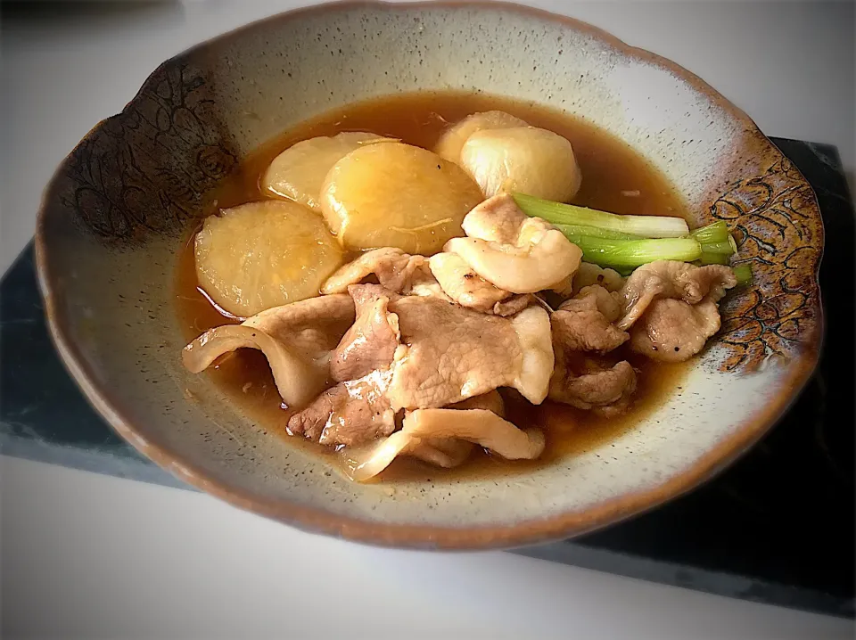 山本真希さんの料理 豚もも肉と大根のしっとり煮 今日は真面目に作りました👍|佐野未起さん