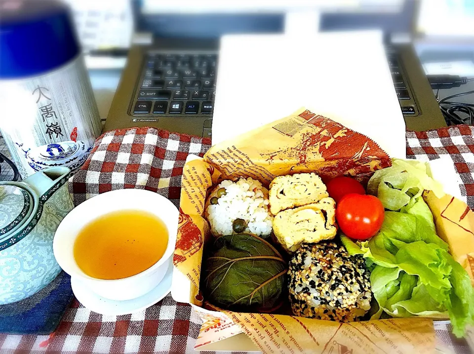 今日のランチボックス : むかごご飯のまん丸おにぎり|巧亭さん