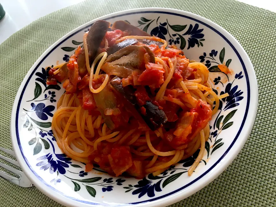 茄子とトマトのパスタ|ずずさん