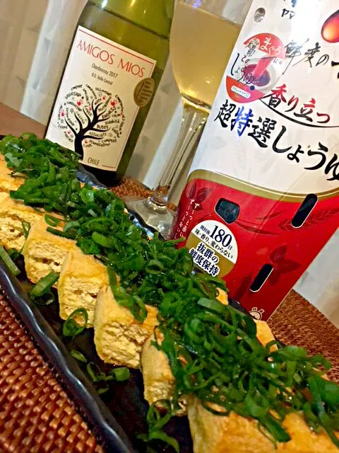 栃尾油揚げ九条ネギたっぷり💖に、ヤマサ鮮度の一滴香り立つ超特選しょうゆ😋🍷✨🎶|アイさん