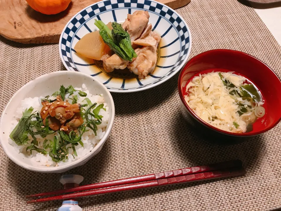 Snapdishの料理写真:🐔手羽先と大根の煮込み🌱|るかるんさん