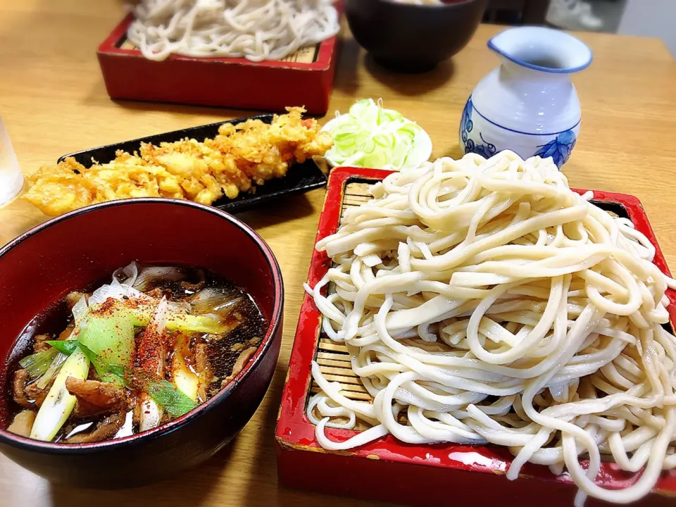 角萬の冷肉を食べに足立区まで行ってきました🚗💨
お蕎麦大盛りです😋|Kashimanakitchenさん