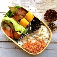 中二男子弁当🍱
ミニトマトが欲しかった、、|ゆうさん