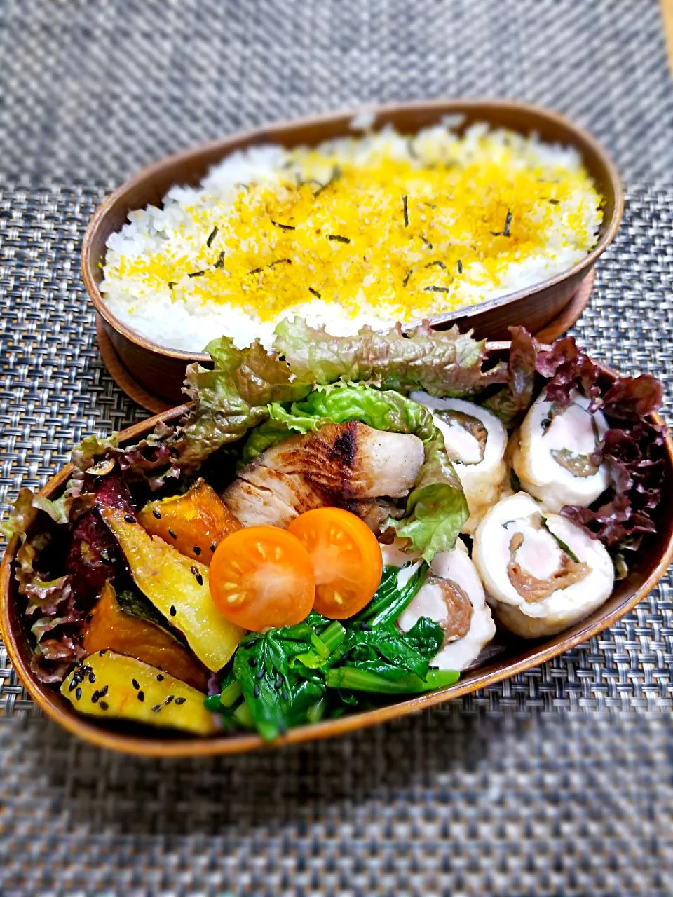 Snapdishの料理写真:今日の息子弁当🍱鶏ささみ梅しそ焼き🐔🐔🐔|クッキングオヤジさん