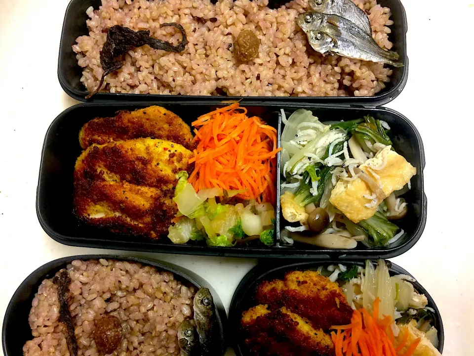 #今日のお弁当 鶏のカレー焼、人参の甘酢漬、白菜の塩昆布漬、小松菜と油揚げの炒め煮|Victoryageさん