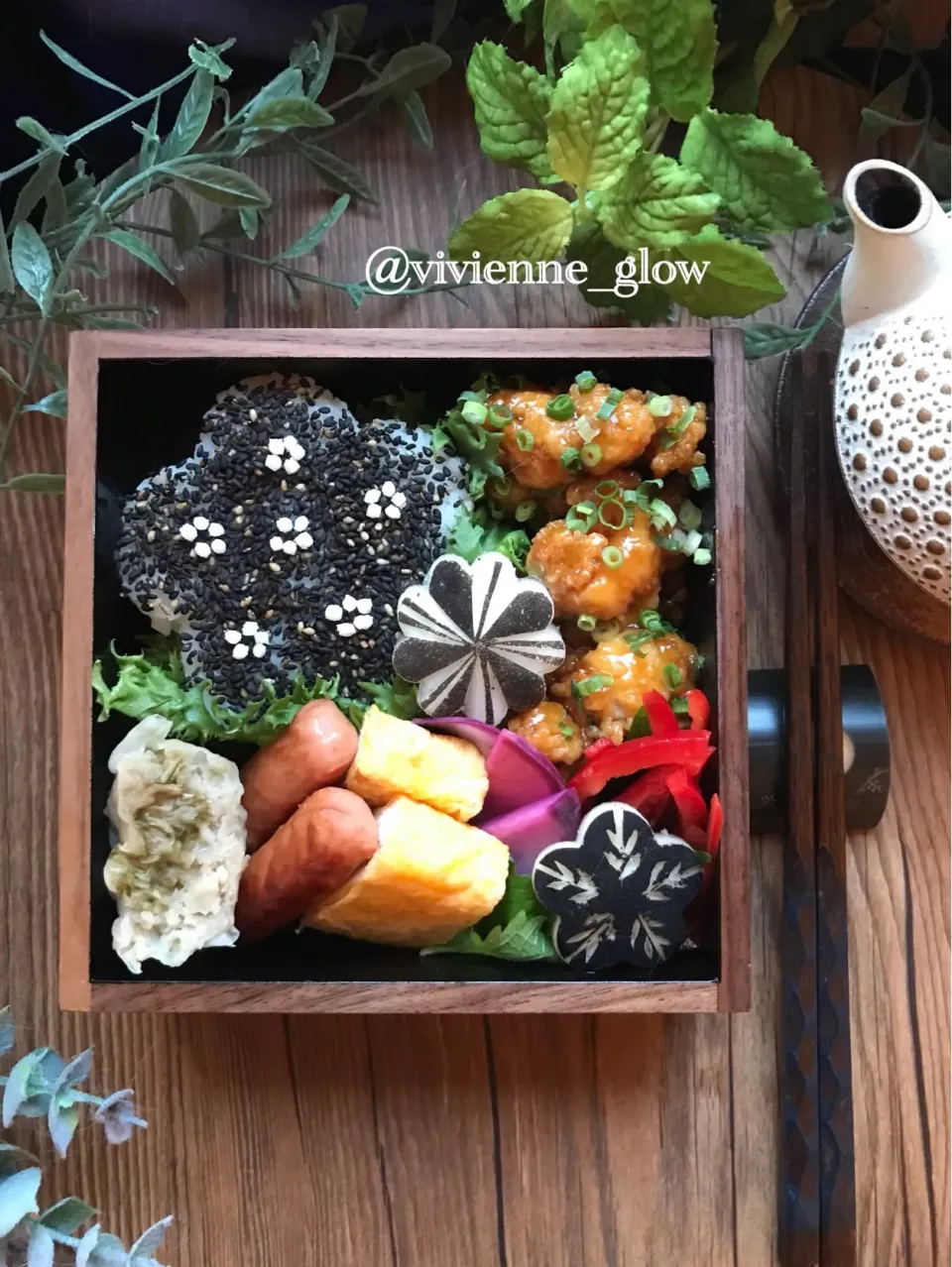 Snapdishの料理写真:黒ごま黒丸大根弁当|vivienne_glowさん