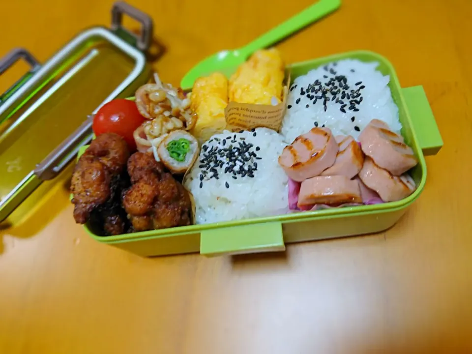 Snapdishの料理写真:お弁当 
 #高校生男子弁当
 #旦那弁当
 #毎朝
 #お弁当 
 #新米
 #おにぎり|るるり9635さん