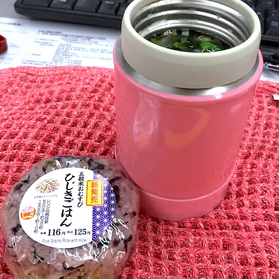 ひじきご飯と味噌汁(◍•ڡ•◍)❤|いつみさん