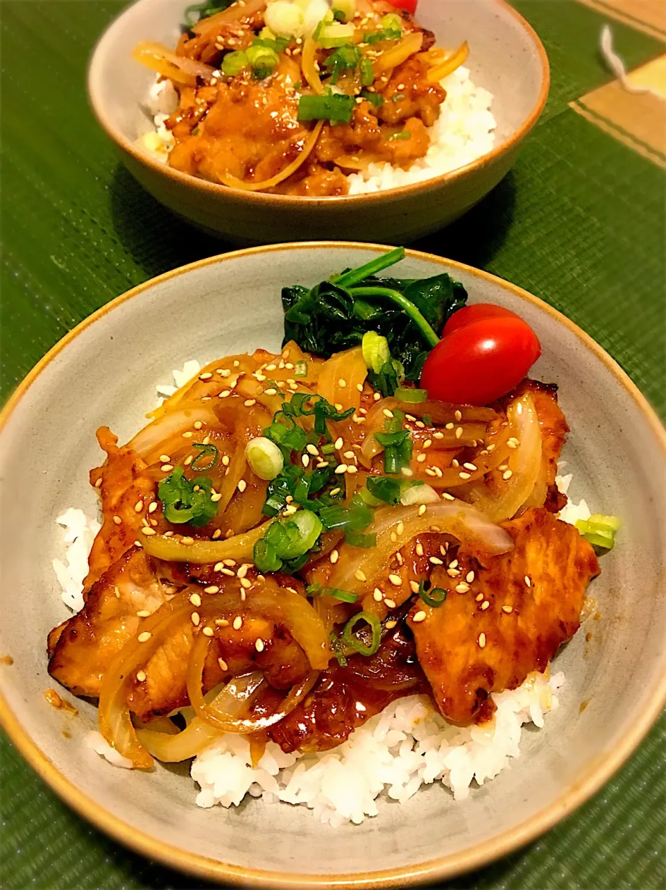 Snapdishの料理写真:豚の生姜焼き丼|mariko cさん