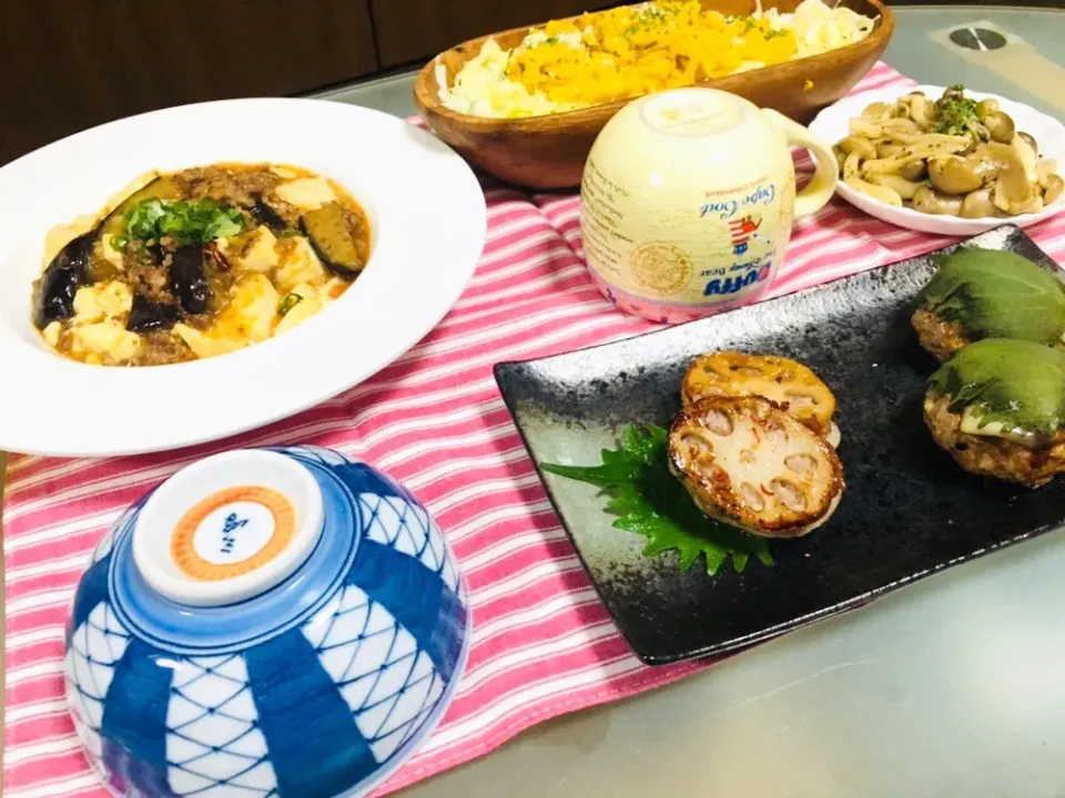 つくねの味噌焼き大葉チーズのせ
レンコンはさみ焼き
麻婆豆腐
かぼちゃサラダ
しめじのナムル|はちさん