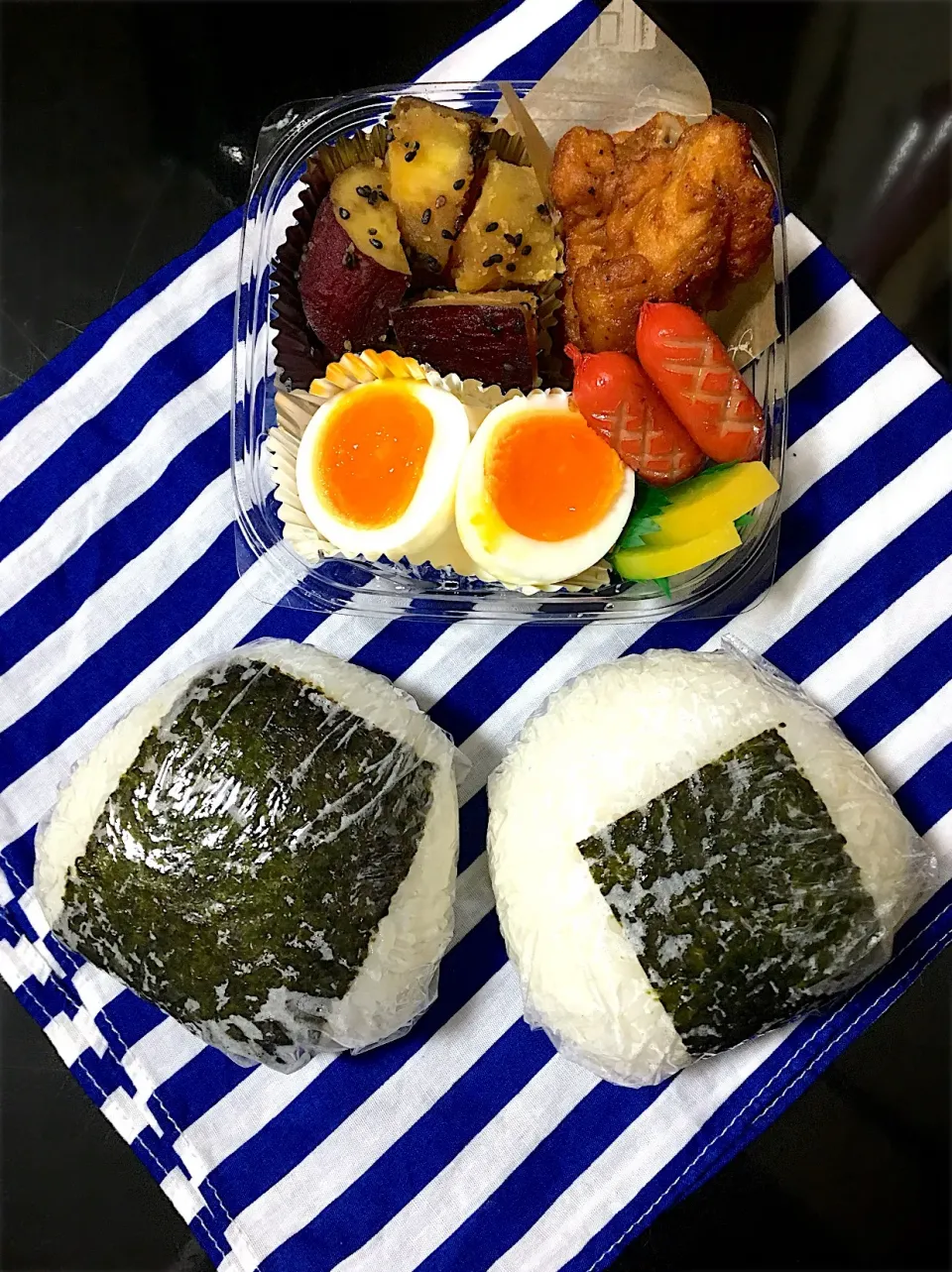 おにぎり弁当

今日は帰りが遅いんやて
なので簡易容器で洗い物減作戦










府中府中|にゃおさん