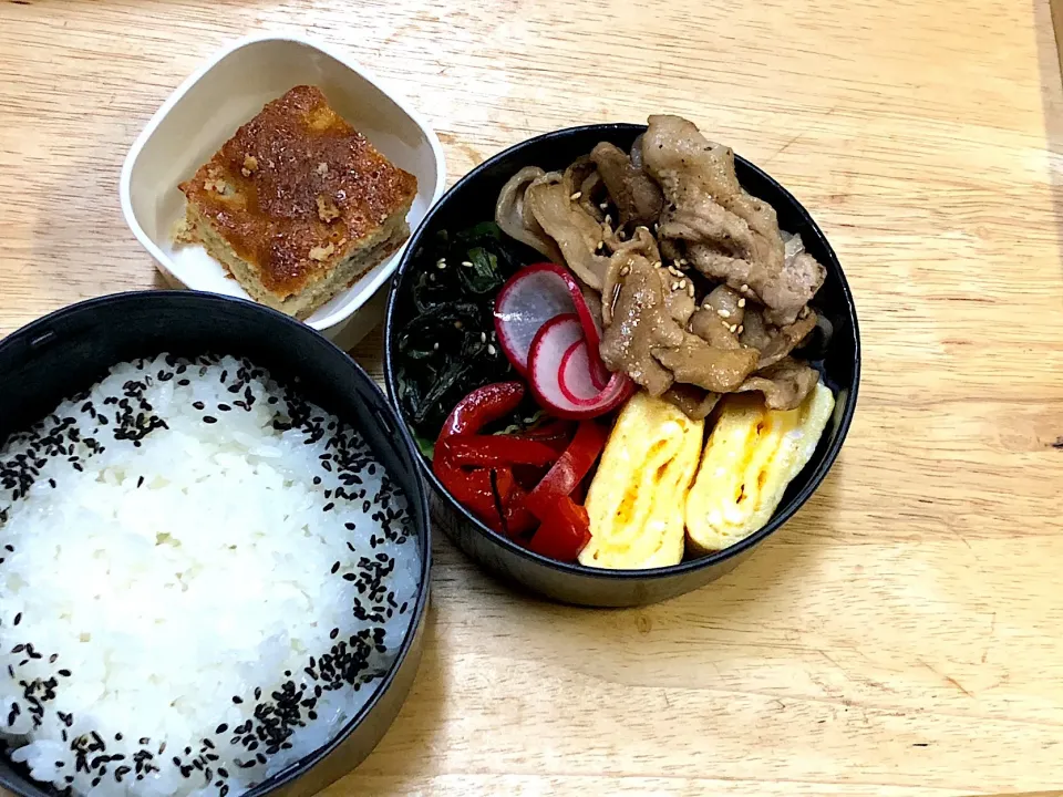 豚のポン酢焼き 弁当。バナナケーキ添え|弁当 備忘録さん