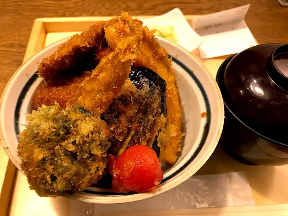 野菜ヒレカツ丼にカツ1枚追加|マハロ菊池さん