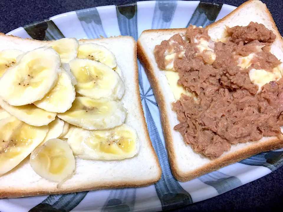 ハニーバナナトーストとツナチーズトースト（ツナは昆布塩とレモン汁と醤油とマーガリンで和えた|gekoさん