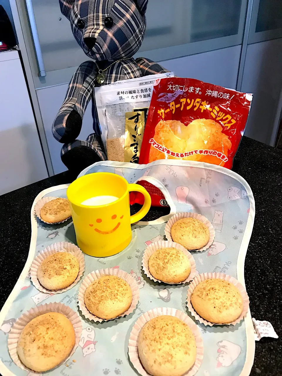 サーターアンダギーミックス粉とすりゴマで孫ちゃんクッキー🍪|シュトママさん