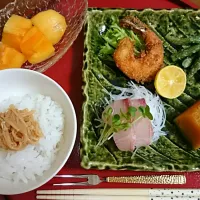 Snapdishの料理写真:子供夜ご飯🍚なめ茸ご飯、カンパチ刺身、海老フライ、いんげん胡麻和え、南瓜煮物、柿|アンジェさん