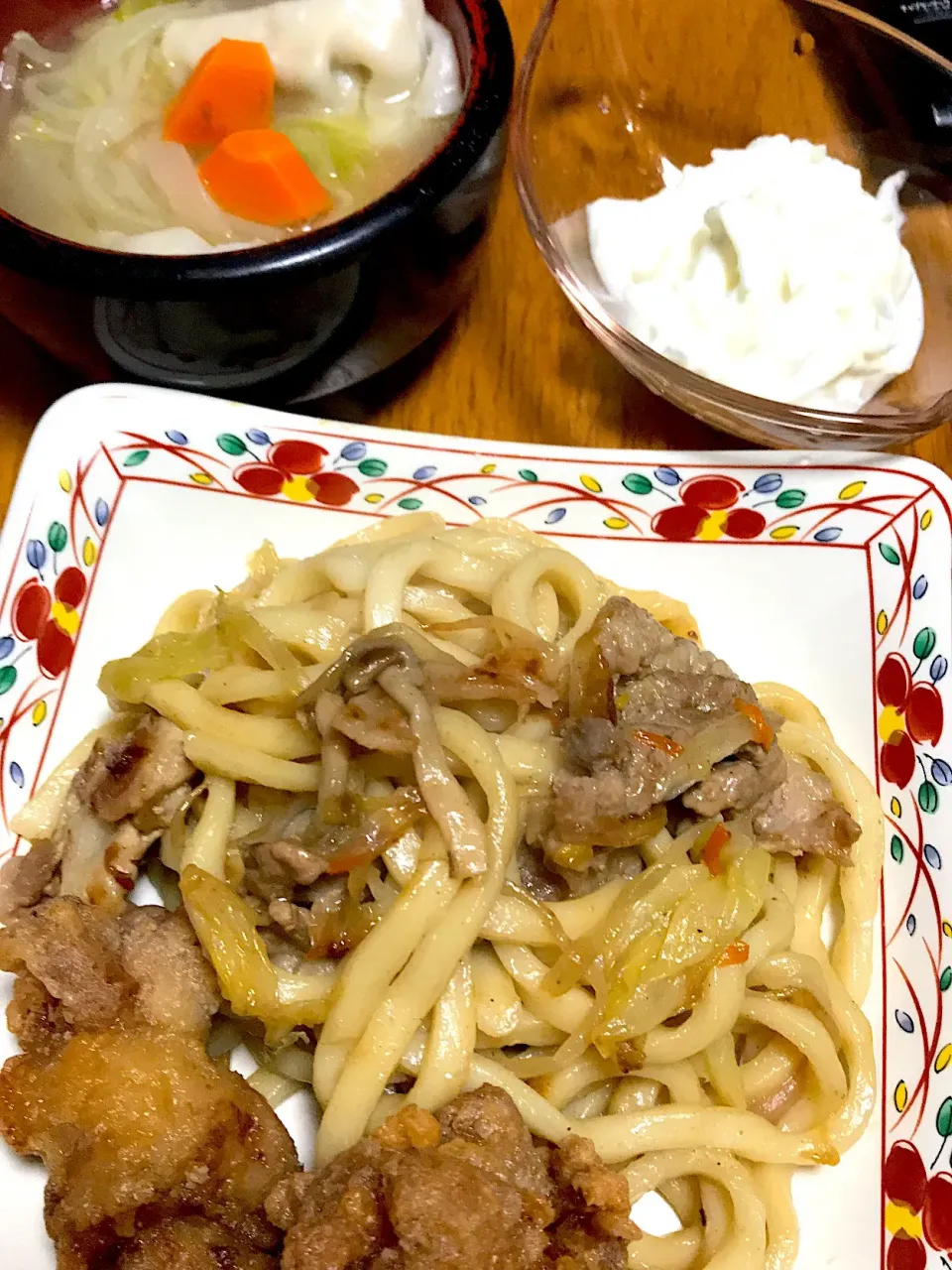 #焼きうどん
#水餃子
#ザンギ
#玉ねぎヨーグルト|みかんさん