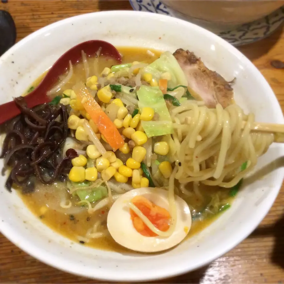 Snapdishの料理写真:竹ノ塚 武藤製麺所
期間限定 味噌ラーメン|Takeshi  Nagakiさん