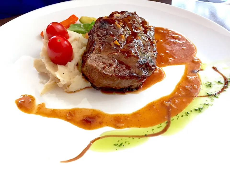 New Zealand sirloin steak with garlic gravy|Sky Blueさん