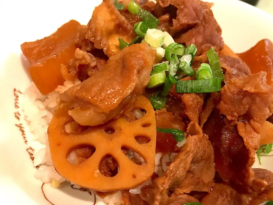 土手煮丼|はなびさなさん