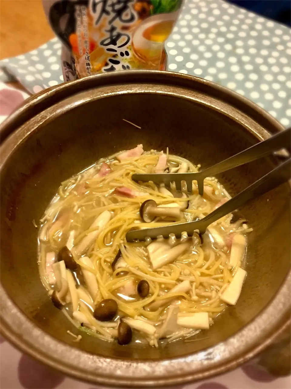 Snapdishの料理写真:焼きあごだし鍋つゆの〆はきのことベーコンをたして和風きのこパスタ #焼きあごだし鍋つゆ|すずさん