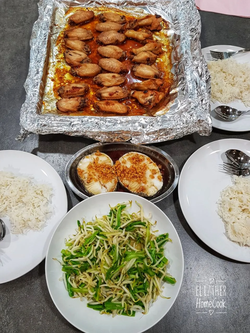 Baked Hoisin Honey Chicken + 
Steam Cod Fish + 
Green Dragon Vege with Bean Sprout 
#tablefor3 #elizhomecook #cookingtherapy #cookingdiary #homecook #Chinesecui|Esther Eliz Limさん