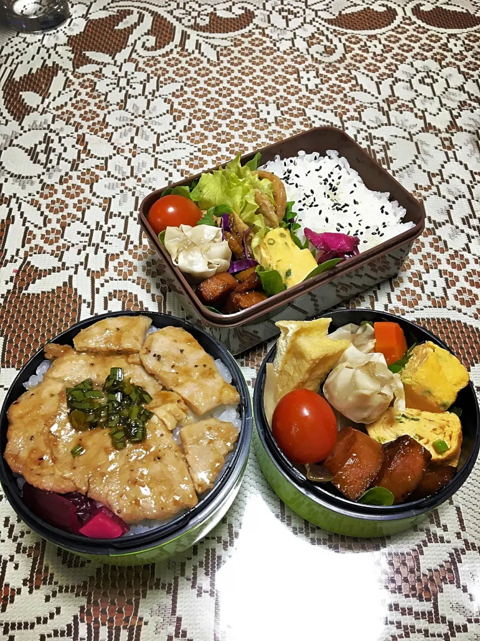 三女とカミさんの弁当|ヨシヨシさん