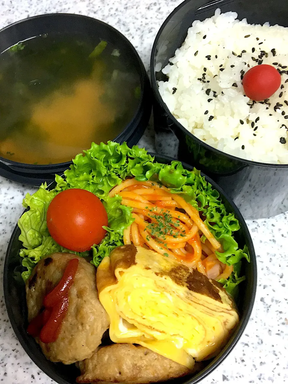 Snapdishの料理写真:夫お弁当☆
#ハンバーグ#卵焼き|かねしろ食堂さん