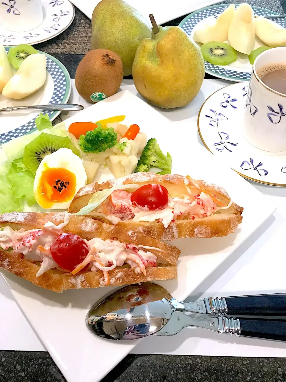 朝ベジ 🥗&朝フル 🥝🍐朝チャバタ🍞|シュトママさん