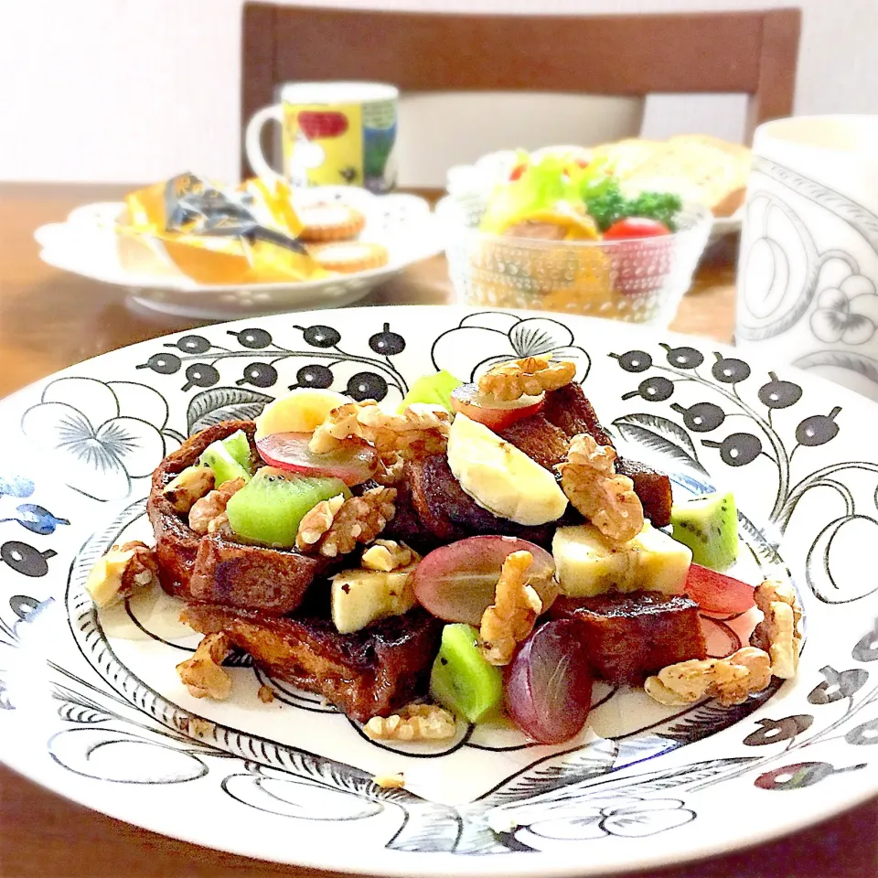 コーヒー食パンde カフェオレ風味フレンチトースト🥝🍇🍌|ゆかりさん